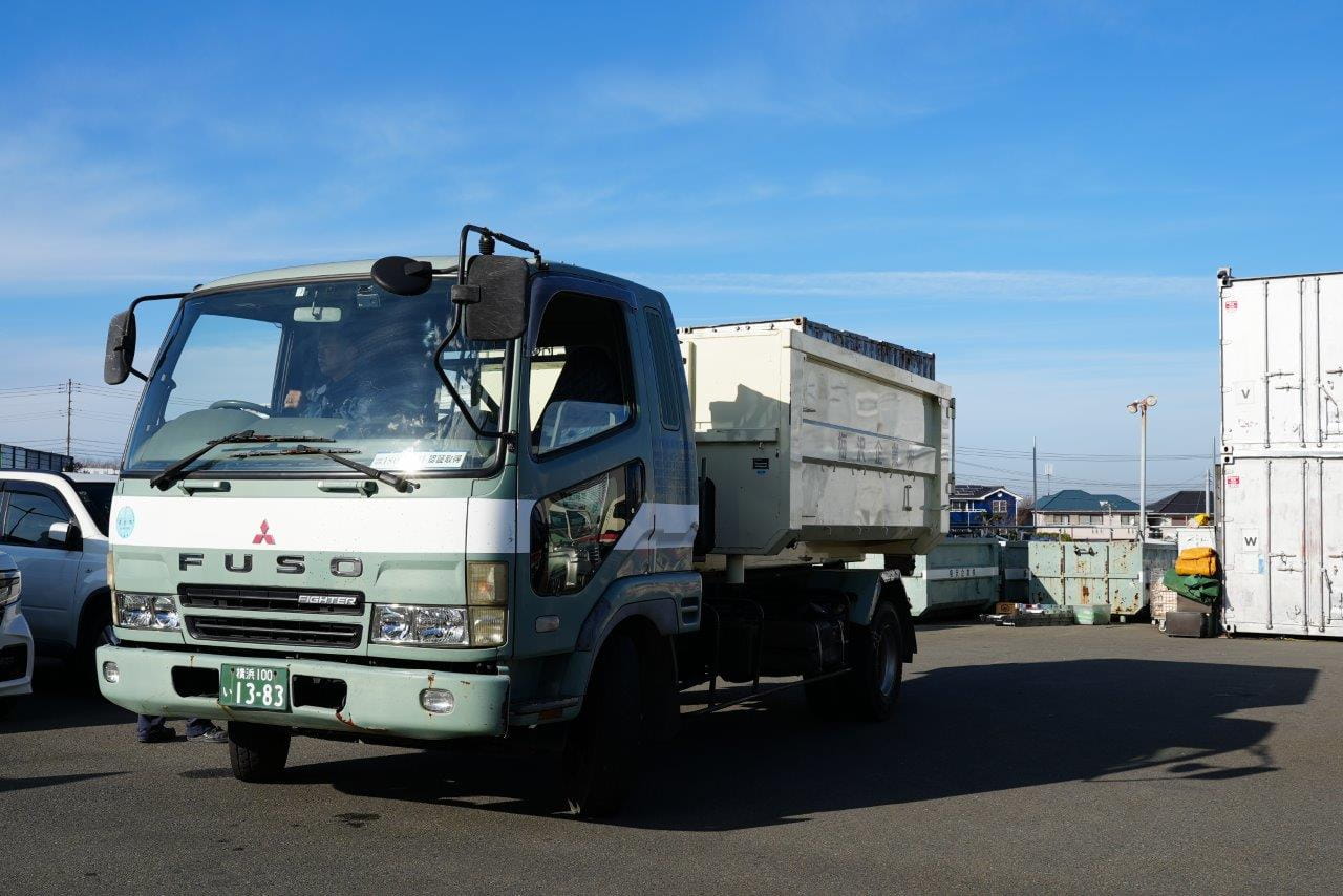 4トンアームロール車